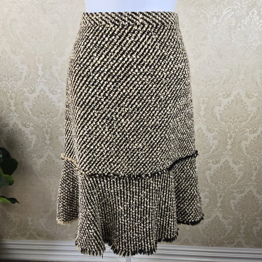 J Crew Size 2 A-line Tweed Skirt Black Cream Gold Metallic Raw Edge Detail Wool